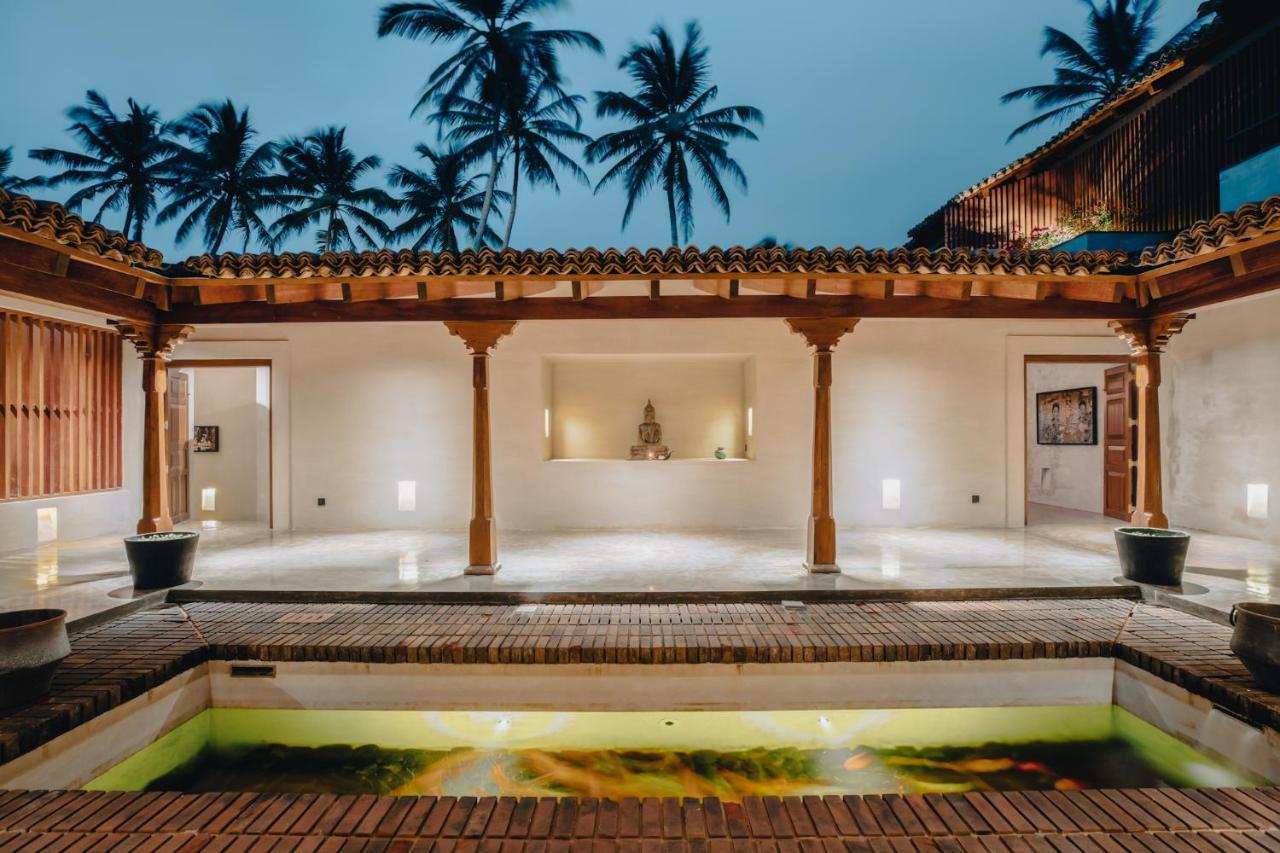 Thamburu, 5*